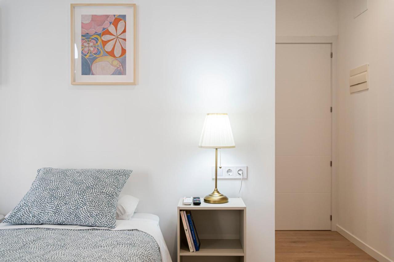 Room Plaza Espana Madrid Exterior photo